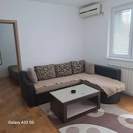 Za Arsenal Fest Kg Apartment